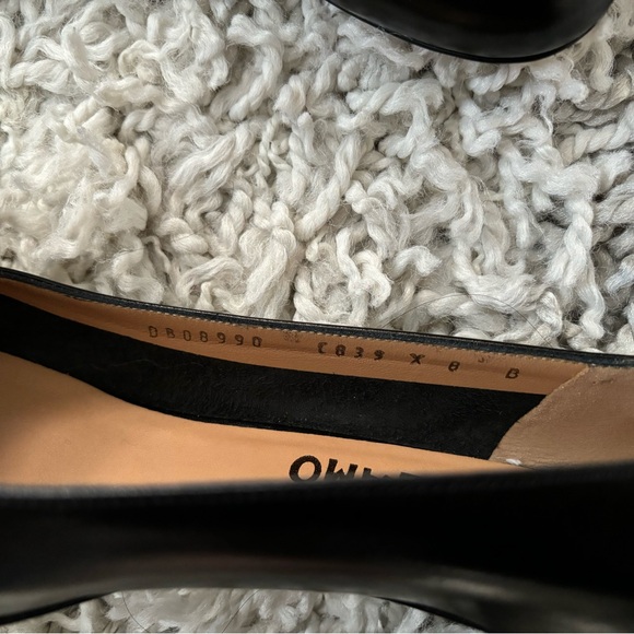 Authentic Ferragamo Vara shoes 8B - Picture 5 of 9